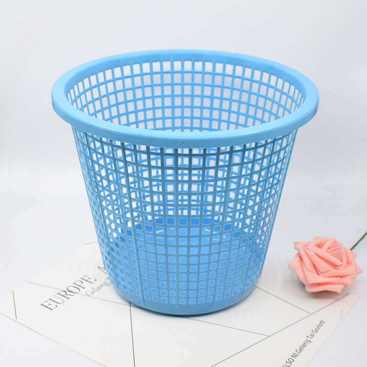 Creative household trash can, kitchen, domestic garbage, bathroom, toilet, wastebasket, uncovered round large bucket Application Scenario