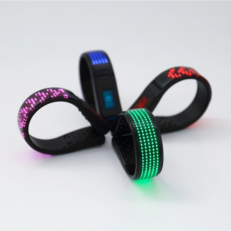 New led magic screen shoes, Amazon wholesale, illuminated shoe clip light, outdoor night running, usb charging shoe clip wholesale Application Scenario