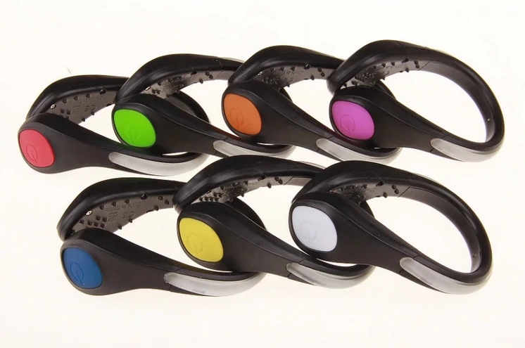 The new group-buying outdoor sports night running led safety warning light is a bestseller at the street stall, featuring a running light and illuminated shoe clip Application Scenario