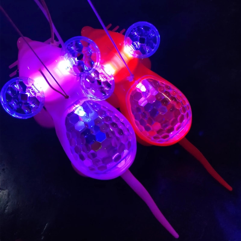 Novel and best-selling items, hot sales at street stalls, best-selling items such as leasehold mice, glowing ribbons, and popular electric toys at music temple fairs and squares full figure