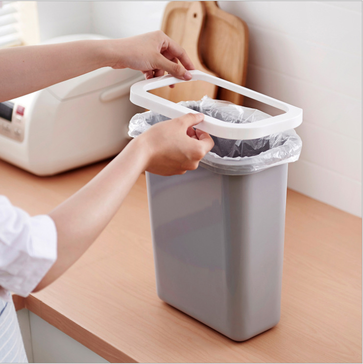 Gran tamaño simple cocina encimera cubo de basura puerta de gabinete colgante hogar cubos de plástico cubos de almacenamiento de cabecera Application Scenario
