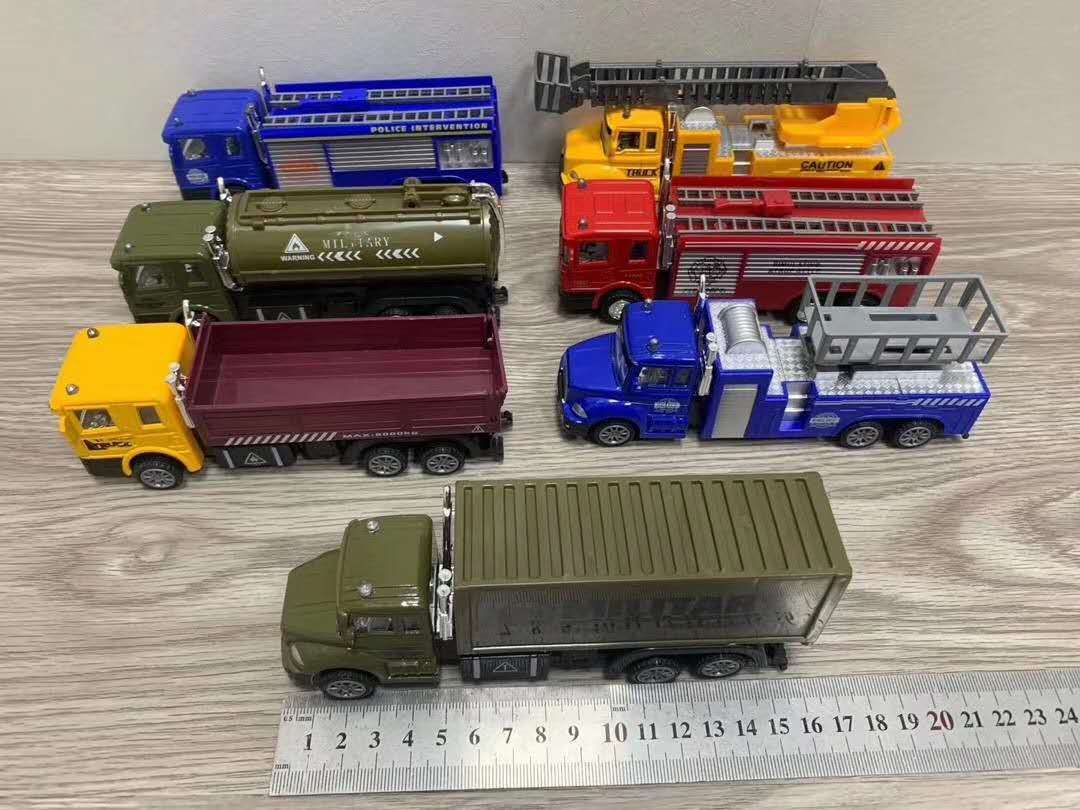 A variety of hot-selling products at street stalls, such as the Huili simulation car model, alloy engineering vehicle, military vehicle, and fire engine, are mixed in multiple colors full figure