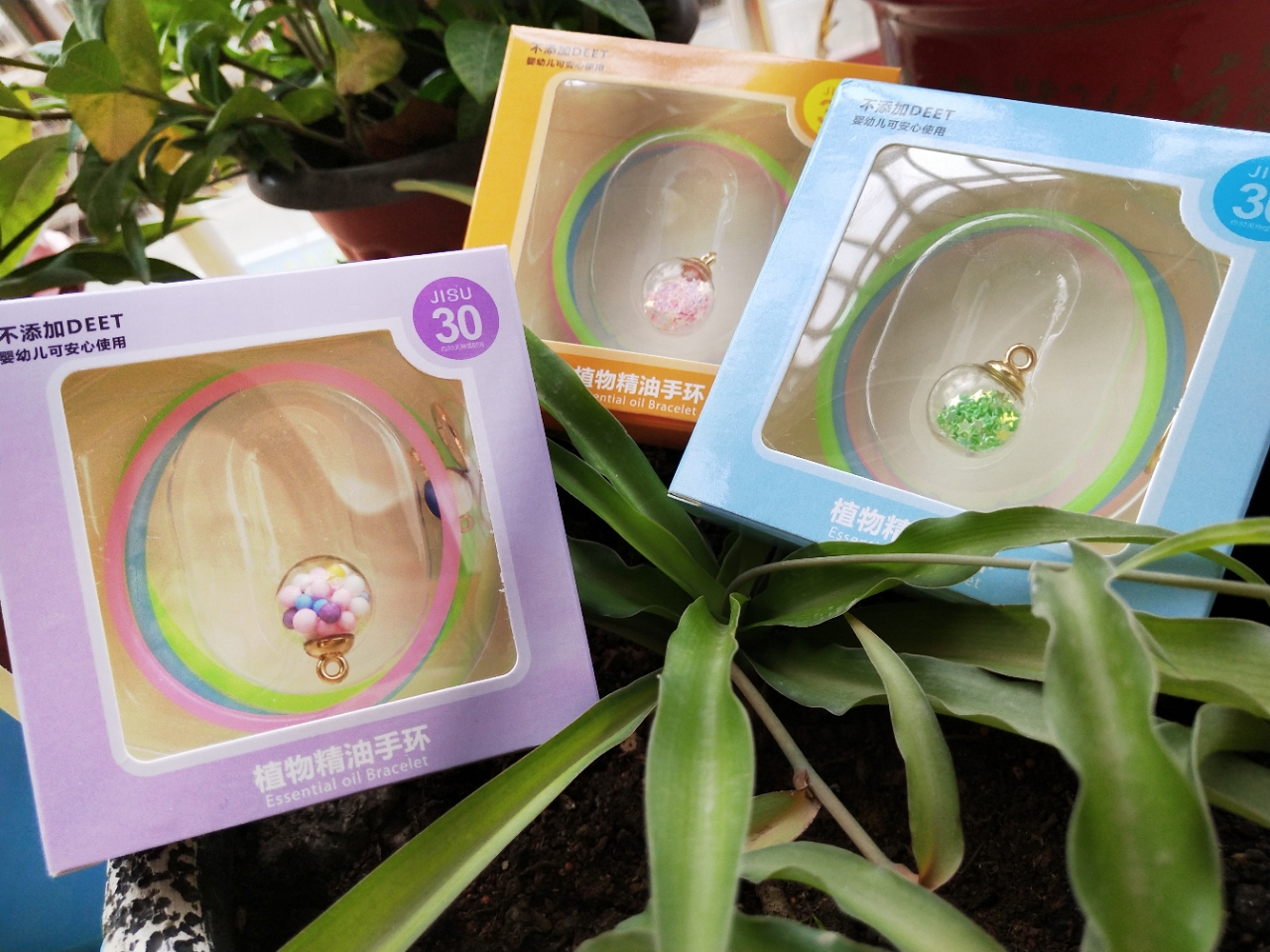 The new group-buying wechat business bestseller, the mosquito-repellent wristband, is the top choice for mosquito repellent and a summer gift. It's selling well at street stalls details Picture