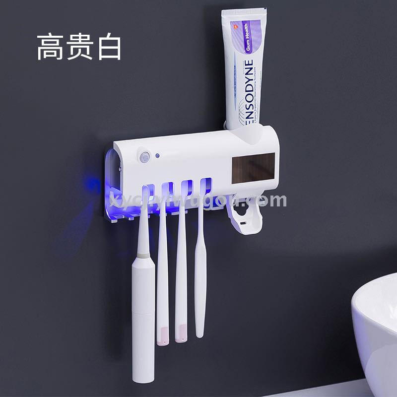 Uv sterilized toothbrush holder