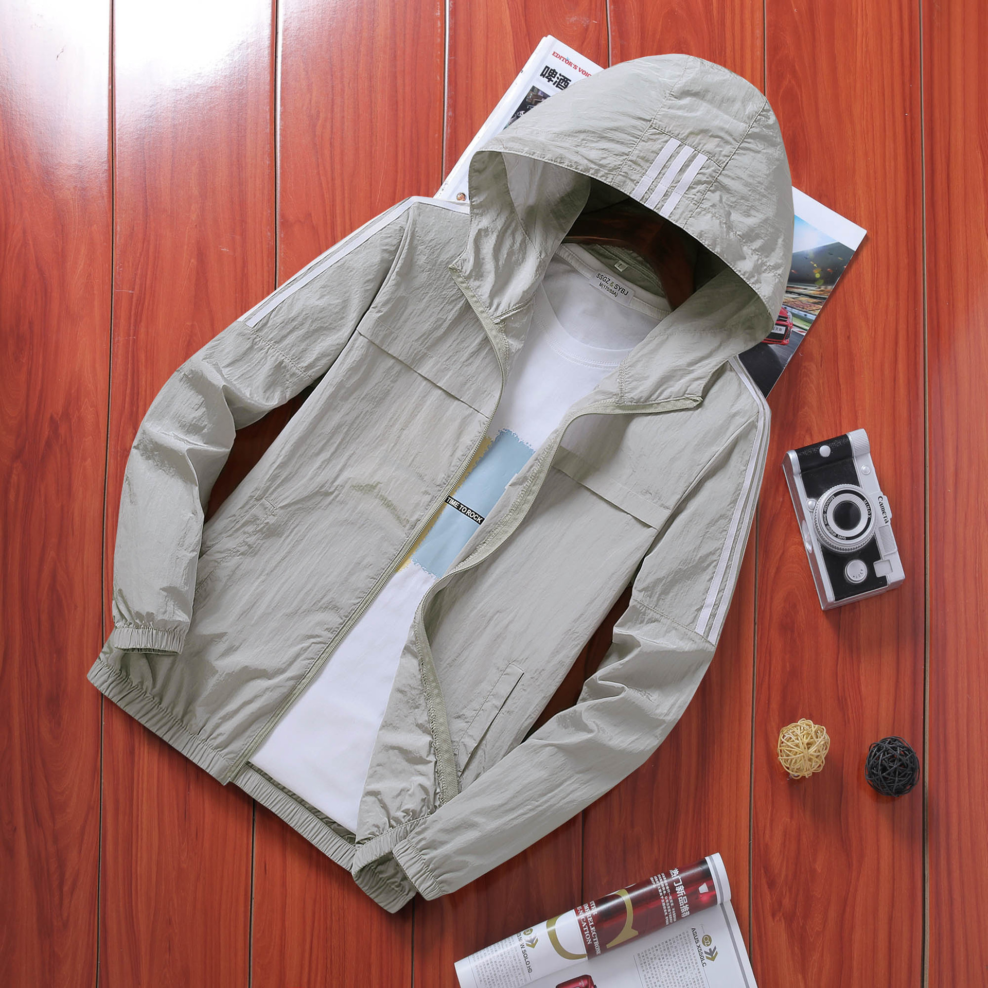 The new men's sun-protective clothing for summer 2020 is light, breathable, and suitable for young students to wear outdoors. It's a trendy top Specification image