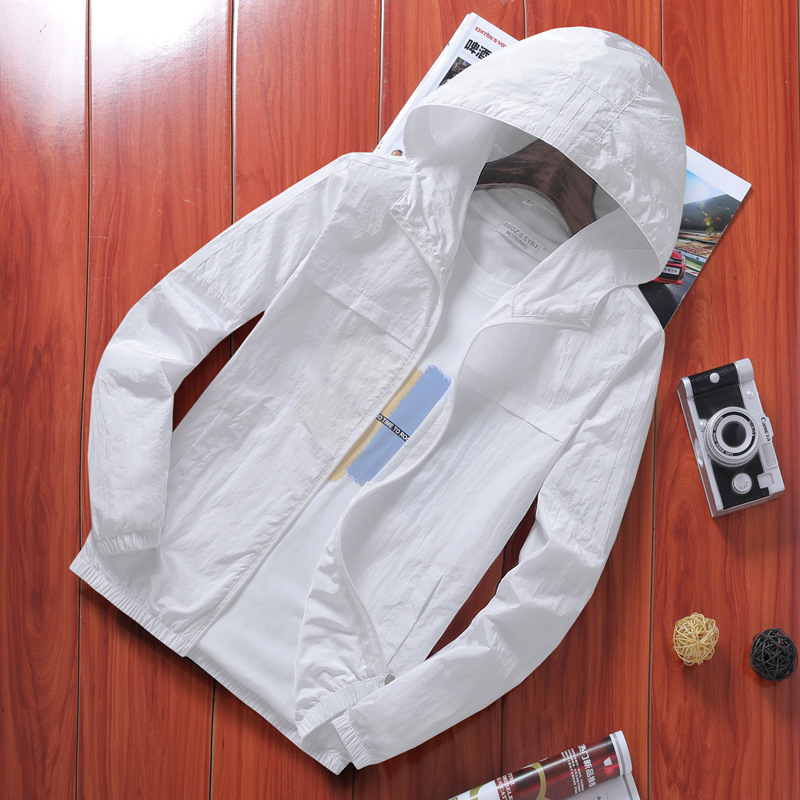 The new men's sun-protective clothing for summer 2020 is light, breathable, and suitable for young students to wear outdoors. It's a trendy top details Picture
