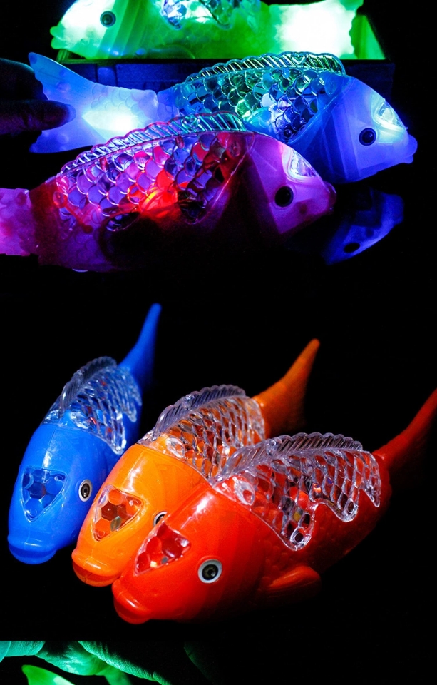 New bestsellers: Seven-color electric fish, new projection electric fish, Mid-Autumn Festival Lantern, Music Swing Fish, Glowing toy Specification drawing