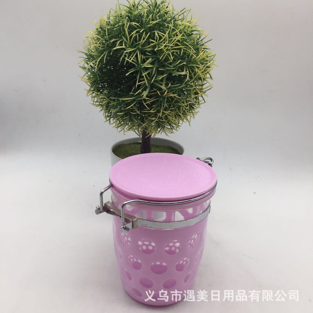 New kitchen food preservation sealed jar with lid, household moisture-proof plastic grain storage jar, snack storage jar Application Scenario