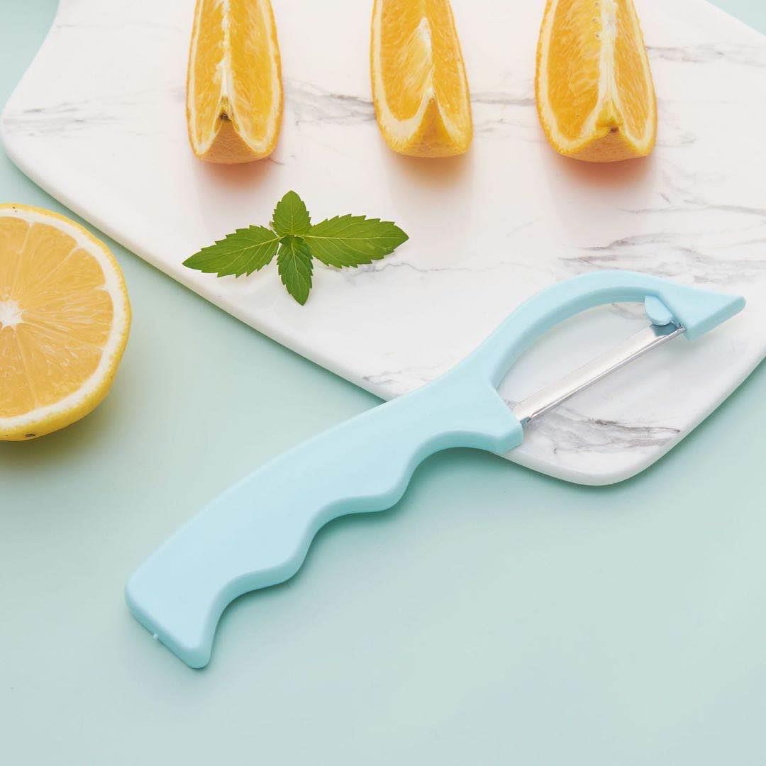 Modern simple plastic kitchen knife cute convenience fruit planer manufacturers direct sales