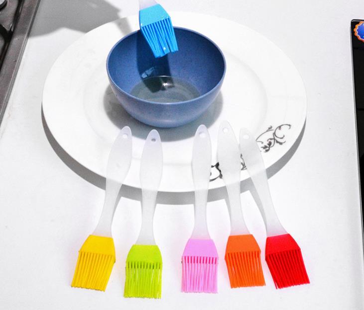 Daily necessities modern simple barbecue brush cake brush factory wholesale 2 yuan shop boom