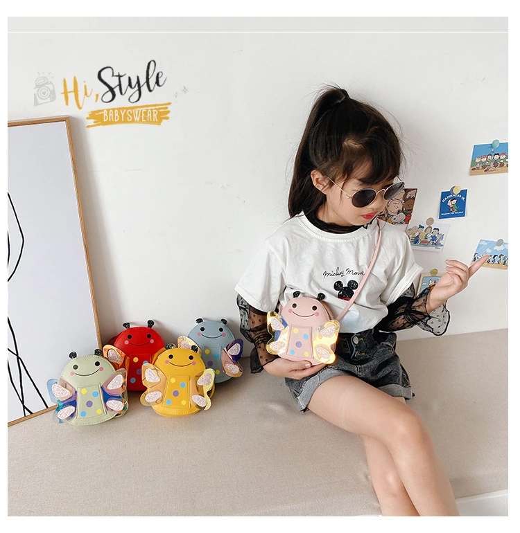 Korean children's bag 2022 New style Cartoon Bee crossbody bag, fashionable single-shoulder bag for toddlers, trendy baby accessory bag full figure
