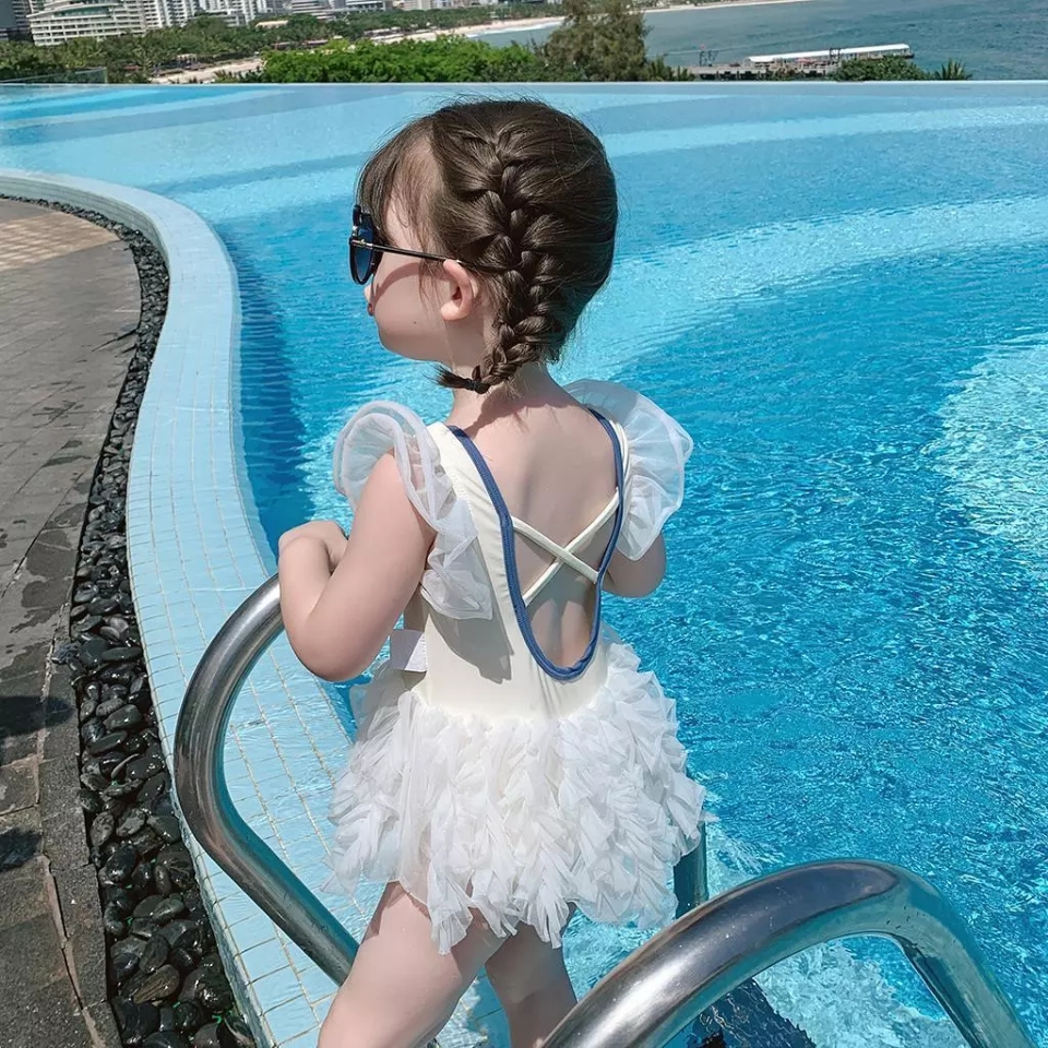 2022 Summer Korean-style children's lace princess swimsuits, stylish baby girls' triangular one-piece swimming suits for little girls full figure