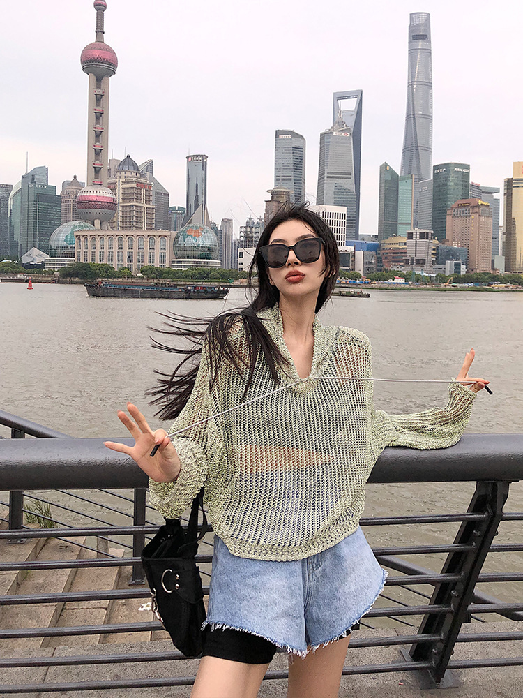 Li Wanjun's loose hooded, hollowed-out knitted sweater for women in the summer of 2020, a thin, starry reflective disco top with long sleeves Item Picture
