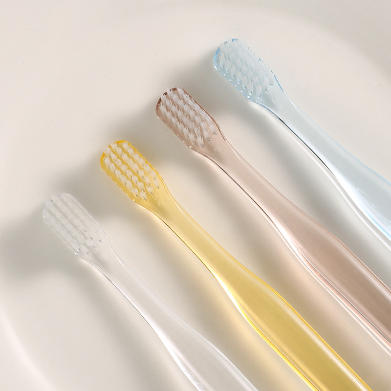 A 4-tube macaron set in a solid-color transparent crystal box with a small head, the same style of adult fine soft-bristled toothbrush as Muji in Japan Item Picture