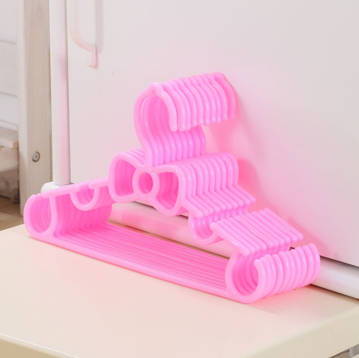 Modern and simple plastic daily necessities, green hangers, yellow hangers, pink hangers, green hangers, first-hand supply Specification image
