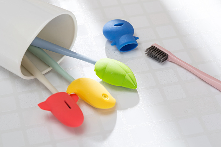Portable cartoon travel toothbrush head protective case, toothbrush box, toothbrush cover Application Scenario