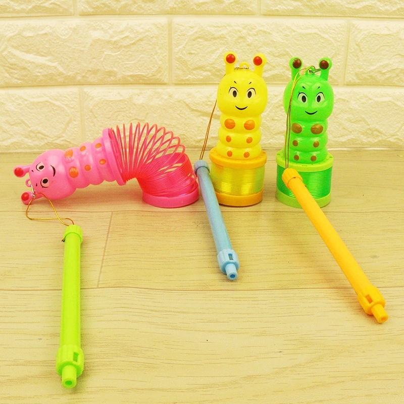Luminous hand-held candy candy rainbow ring, flashing cartoon lantern, Jenga spring ring, children's street toy wholesale Application Scenario