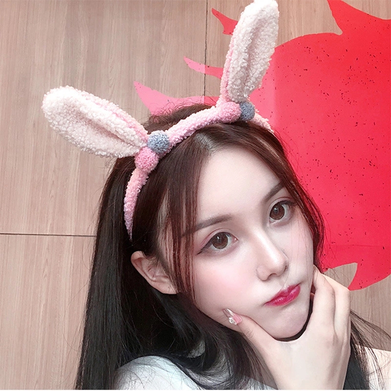 A new sweet and cute Korean headband for women, with a simple hairpin and rabbit ears cartoon hair clip full figure