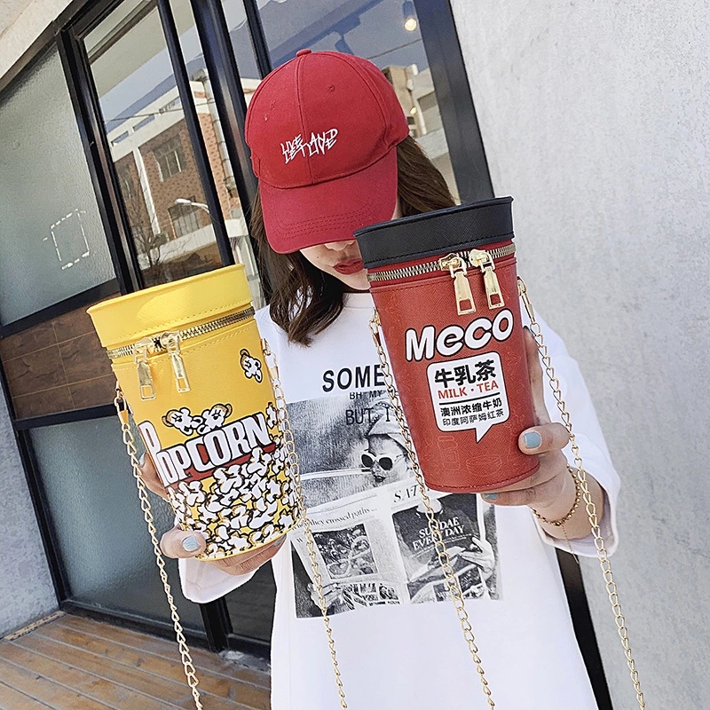 The 2022 new trendy, unique and creative milk tea cup bucket bag for girls, and the stylish chain slant bag for young girls full figure