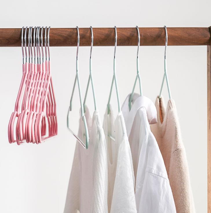 Modern and simple stainless steel daily necessities black clothes hangers factory wholesale