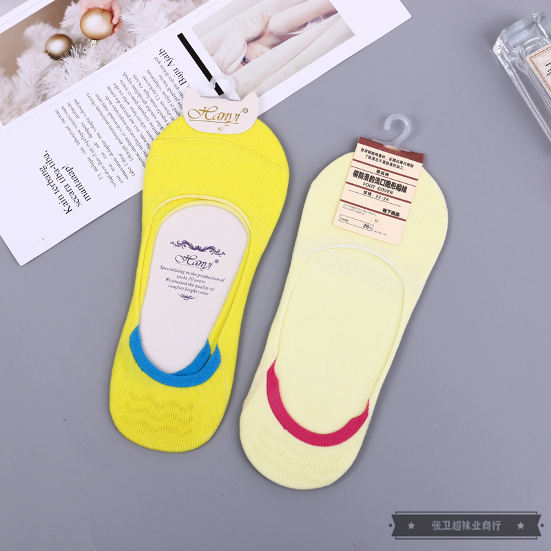 Fashionable and colorful color-matched anti-slip boat socks, summer thin invisible shallow socks that won't fall off and ins style socks Application Scenario