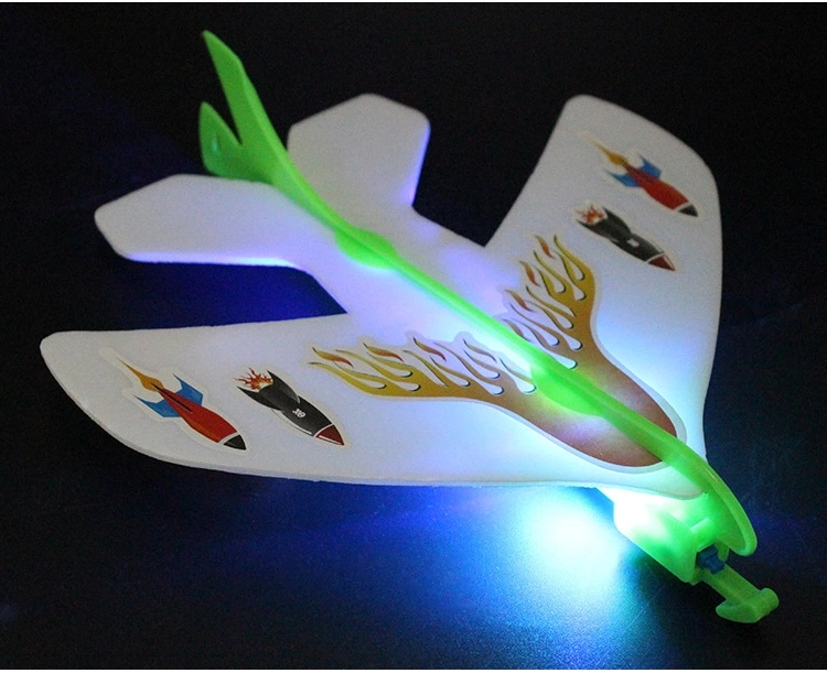 In summer, the square is selling popular DIY glowing elastic aircraft, elastic band aircraft, children's educational toys, and street toys Specification drawing