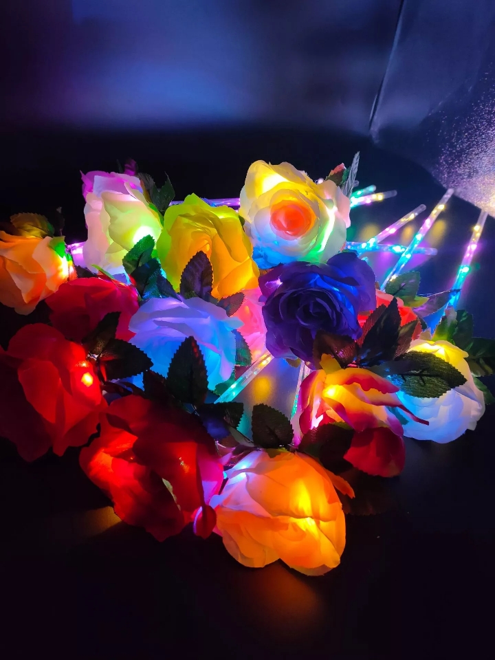 New flashing rose glowing stick, glowing toy, magic wand, LED glowing street stall, Valentine's Day gift, http Application Scenario