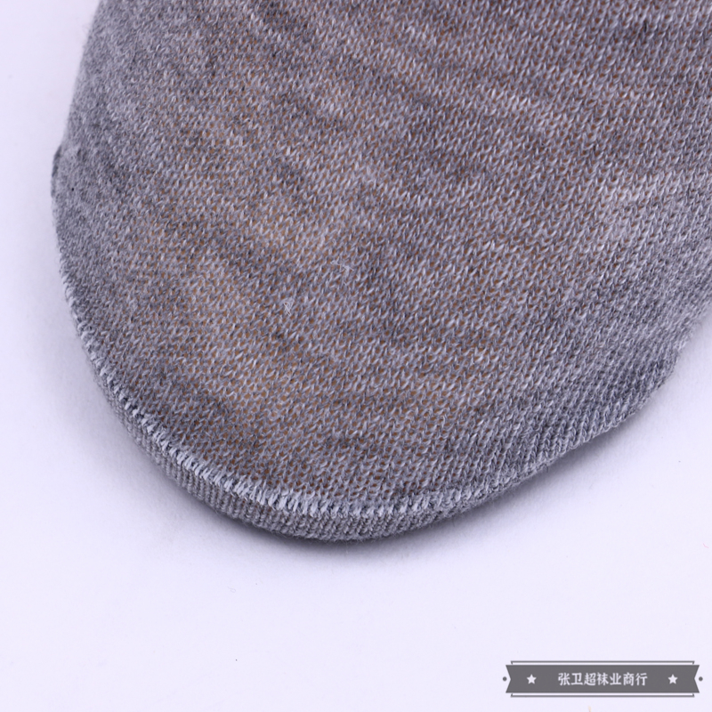 وفي الصيف، يستنشق الرجال الجوارب البيضاء البيضاء والسوداء جوارب عرق رقيقة Specification image