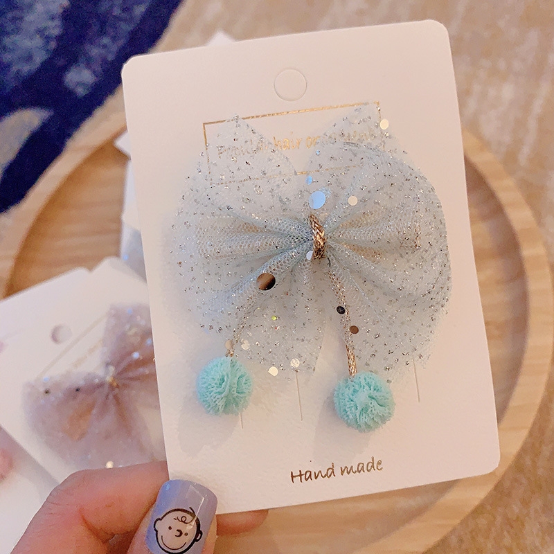 Children's headwear: Korean princess-style butterfly, cute girl hairpin, with a girl's duckbill and a broken hairpin Application Scenario