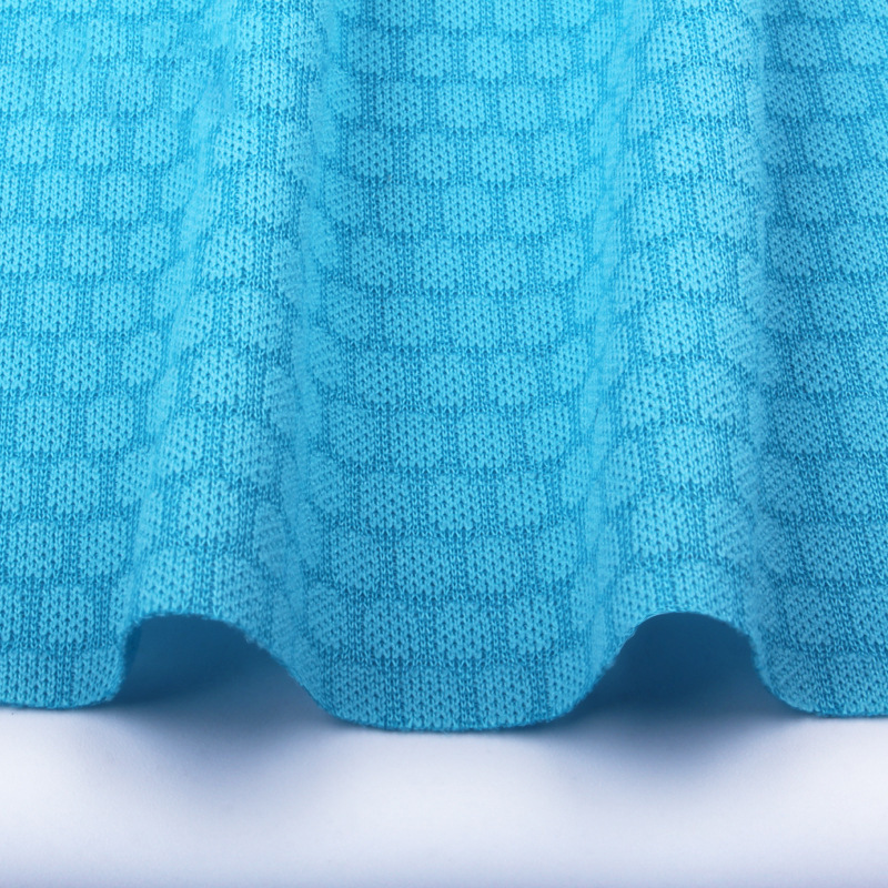 Factory direct sales of football grid honeycomb mesh fabric knitted sportswear fabric, all-polyester quick-drying outdoor T-shirt Specification image