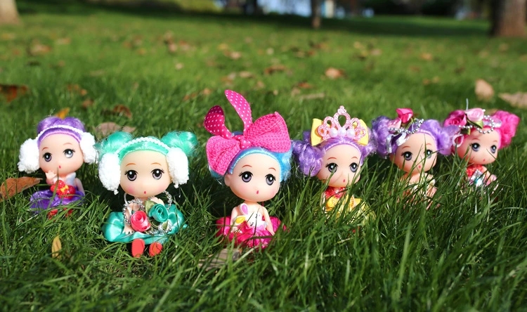 New cartoon big-headed dolls with movable joints, wedding dress dolls, and 6 cartoon princess toys are selling well at the street stall Item Picture