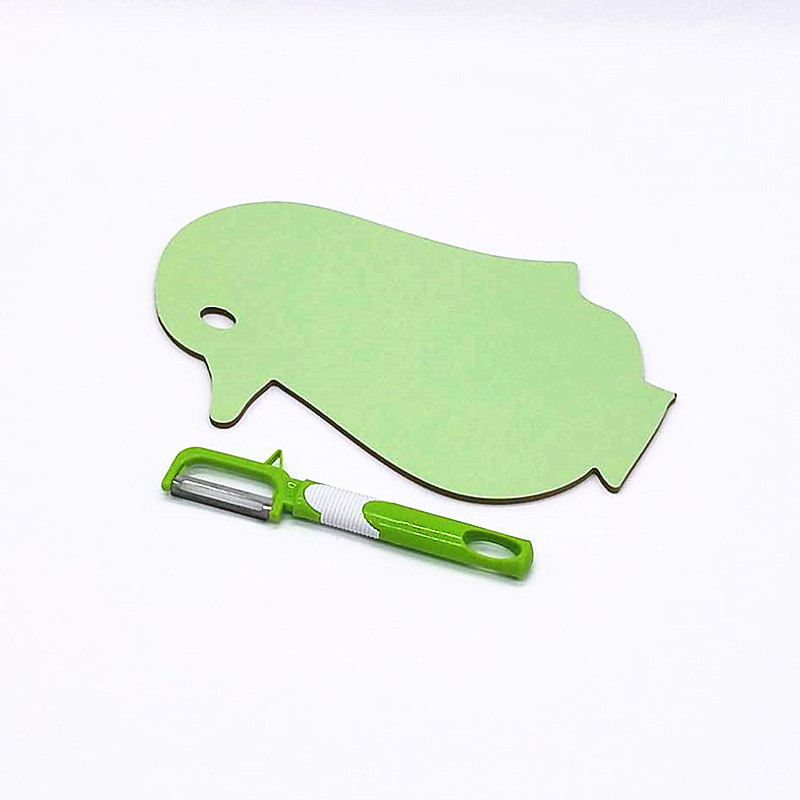 Sunshine Department Store kitchen cutting board, fruit cutting board, wooden cutting board, bear cutting board, penguin cutting board Application Scenario
