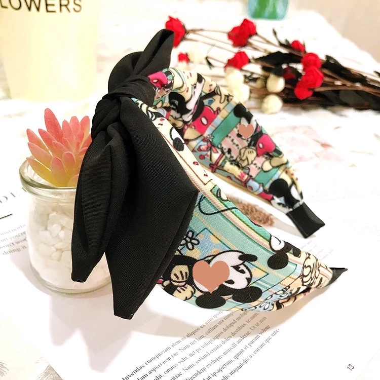 Wholesale of versatile hair clips and hair bands, Korean-style fashionable hair accessories, cute Katon Minnie double-layer large bow hair bands and headbands Application Scenario