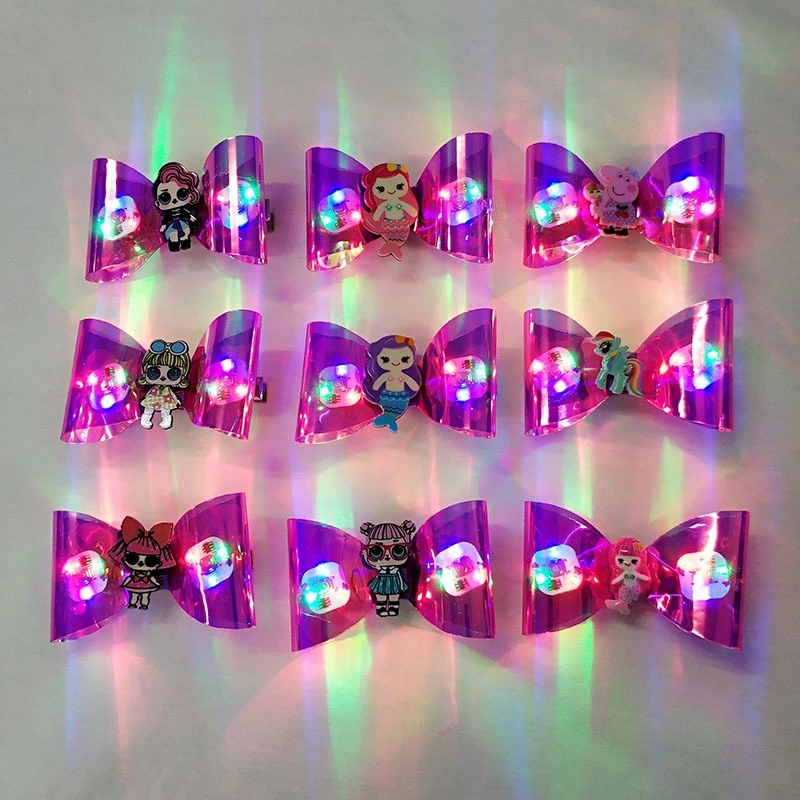 The new bow Led illuminated hair clip, reflective surface hair clip, children's accessories, headwear, illuminated hair clip is popular at street stalls Application Scenario