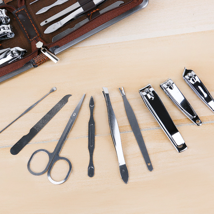 Nail clipper set, zipper case, 9-piece nail tool set, nail clippers, nail clippers, beauty and nail care set Application Scenario