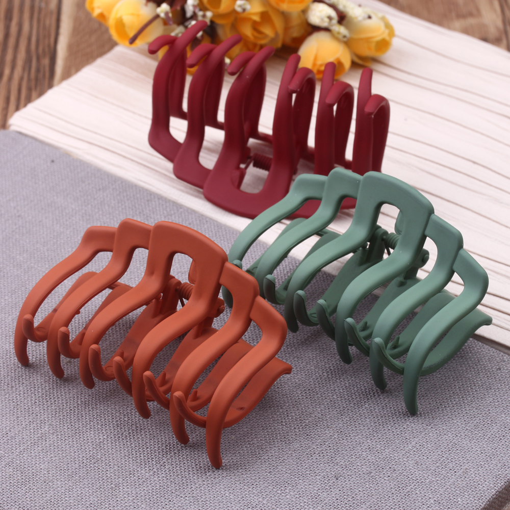2-yuan store accessories: Bath tray, hair gripper, large gripper at the back of the head, simple clip, headwear, hair gripper, shark clip Application Scenario