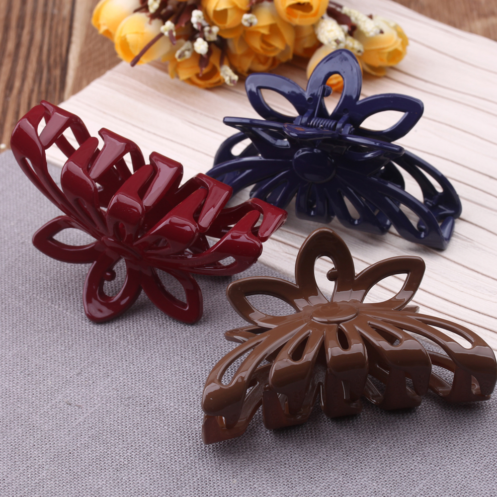 2-yuan store accessories: Hair grabbers, hair clips, top clips, ponytail grabbers, washbasin, hair grabbers, ladies' hair clips, ponytail grabbers Application Scenario
