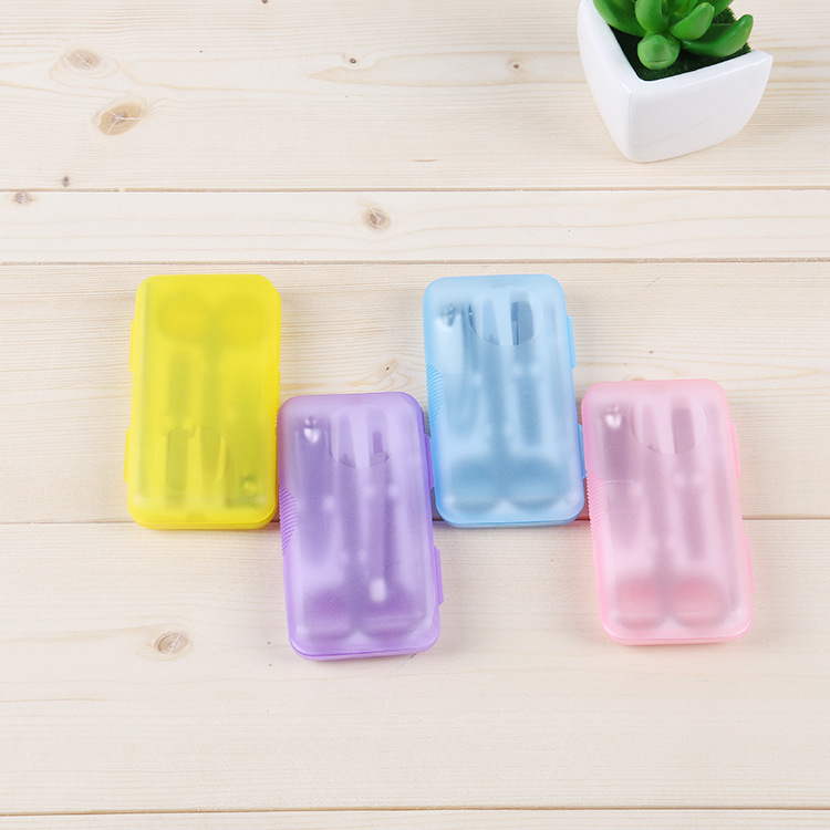 S04 stainless steel nail art set, plastic box, 4-piece set, gift nail clippers, nail pliers, nail care tool set Application Scenario