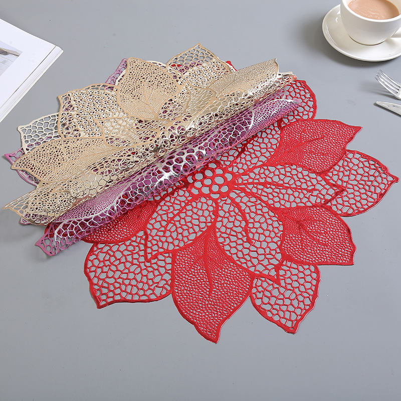 New Nordic InS-style PVC placemats, gold and silver heat-resistant lotus flower table MATS, household heat-insulating and anti-slip leaf coasters Application Scenario