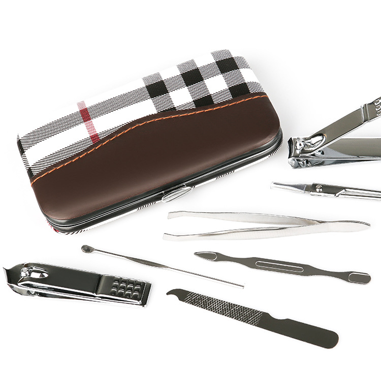 Nail clipper set 7-piece home beauty and nail care tools gift customization logo checkered nail clipper set Application Scenario