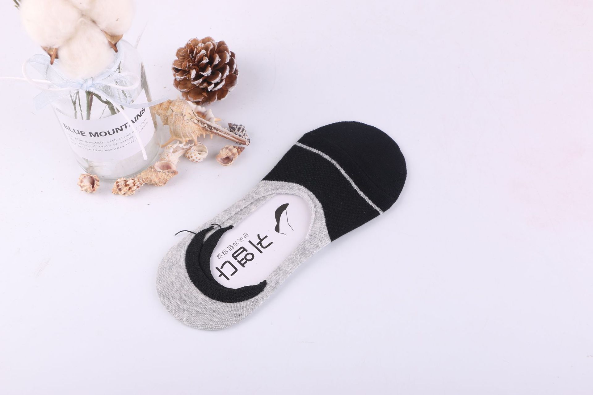 New Spring and summer fashion Korean women's boat socks, shallow-mouthed invisible boat socks, women's casual boat socks Application Scenario