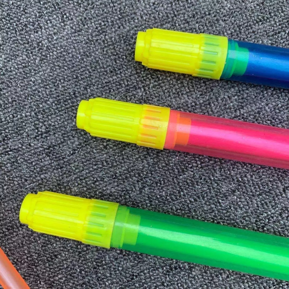 Rafting pull-out water gun, beach three-hole self-priming rafting water gun toy, outdoor water play factory direct sales h Application Scenario