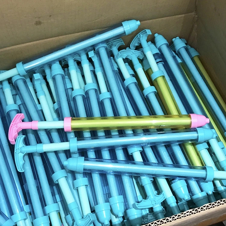 Children's toy water spray guns, summer beach toy water pump wholesale, hot selling toy water spray guns at street stalls full figure
