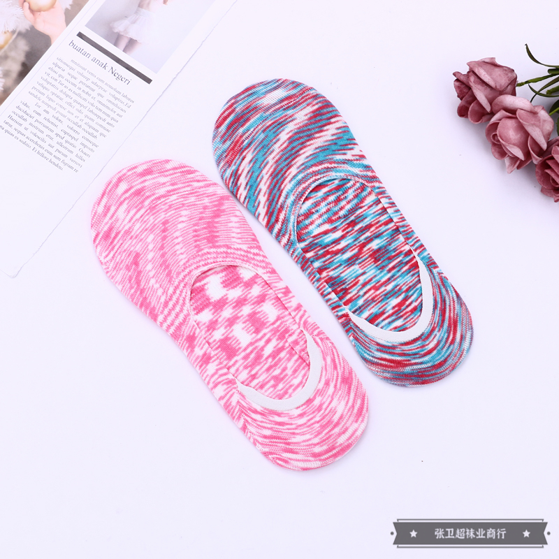 One-piece consignment of socks from the street stall. Colorful mixed striped pattern decorated women's summer thin invisible shallow-mouth boat socks that won't fall off, and one-piece consignment of Ins-style socks