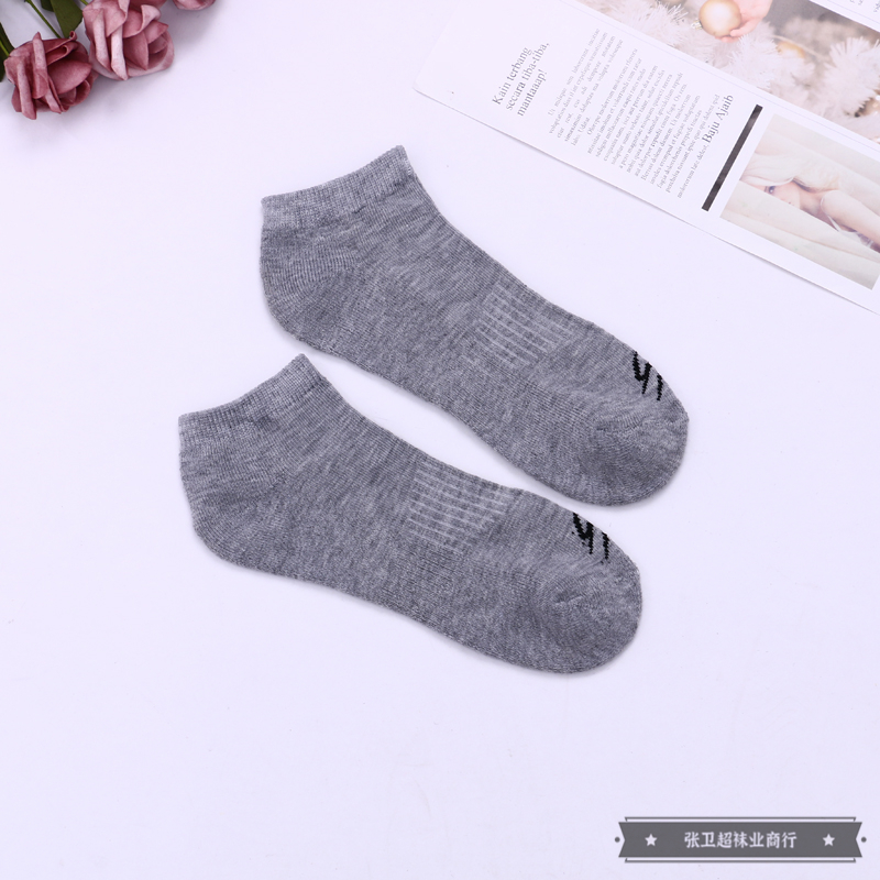 Simple and comfortable men's summer thin short socks, sweat-absorbing, breathable, odor-proof, low-top shallow cotton socks, sporty style boat socks Specification image