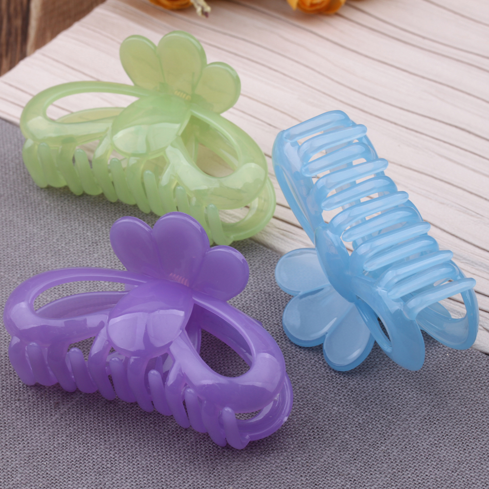 2-yuan store accessories, large scratch-resistant hair clips, bath hair clips, coiled hair claws, Korean hairpins and headwear details Picture