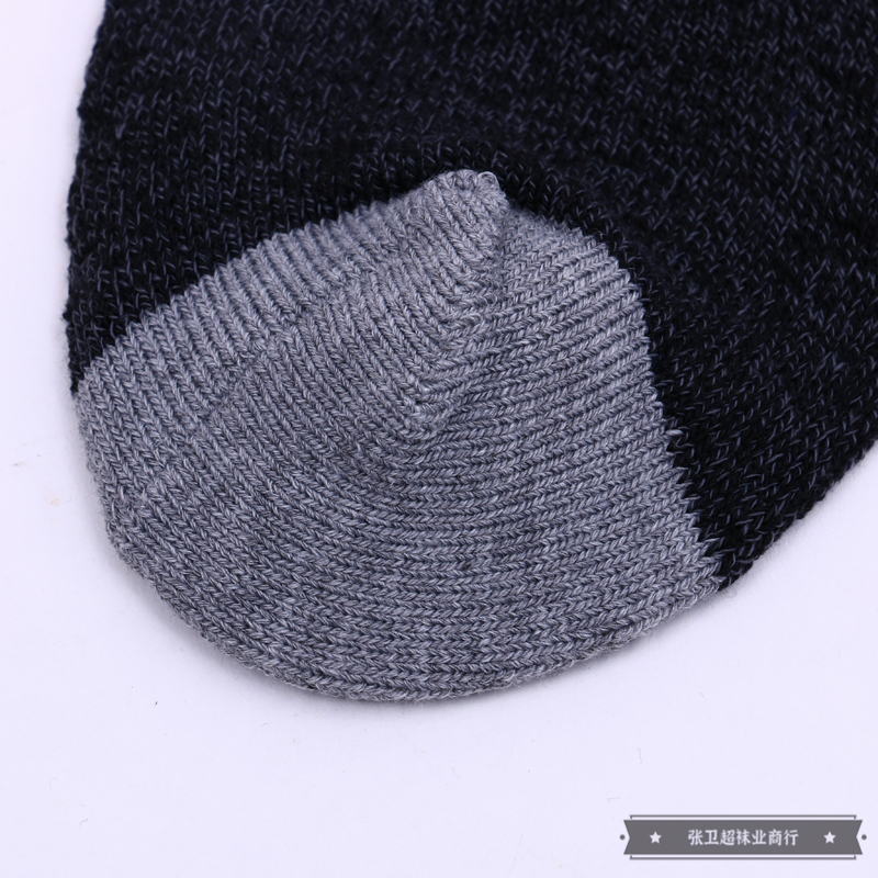 New men's fashion casual cotton socks for autumn and winter 2021, classic color matching, deodorizing, sweat-absorbing and breathable long socks Item Picture