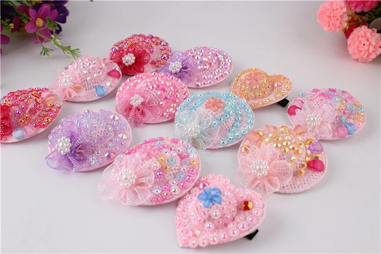 Factory direct sales of Korean cute children's hair accessories, girls' pearl and diamond-encrusted 5cm small hat hair clips, princess hair clips Application Scenario