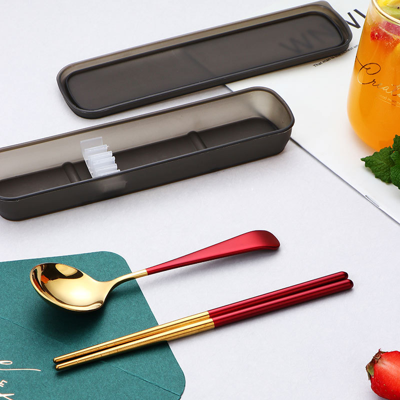The popular 304 stainless steel dessert spoon, Korean-style titanium gold stirring spoon, children's eating soup spoon, portable box set, piano lacquer, mirror polishing, one-piece molding, durable and not easy to deform tableware set Specification image
