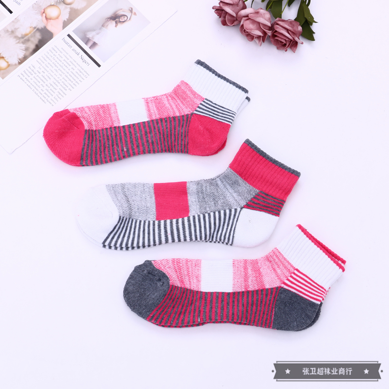 Adult striped decorative cotton socks in sizes 39-42, street couple long tube skateboard socks, European and American fashion autumn and winter trendy socks